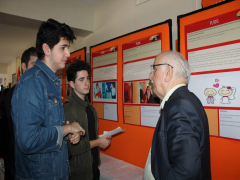 Evrensel Kolej